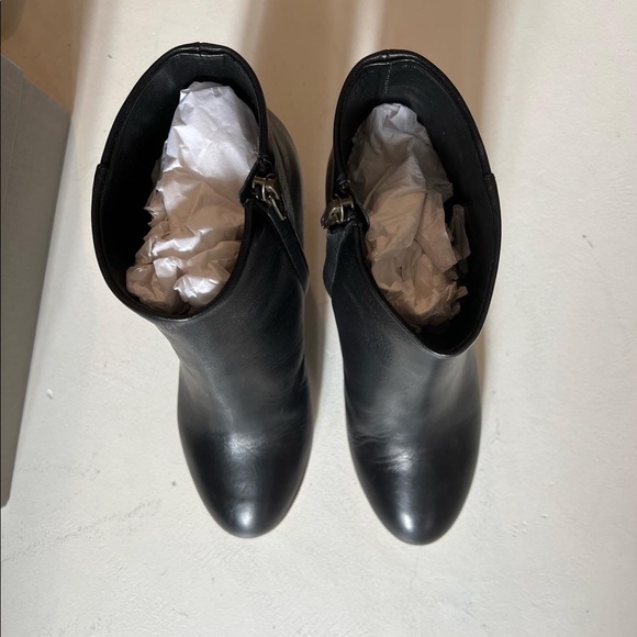 Club Monaco genuine leather booties, size 40 (10) never worn - Picture 4 of 6